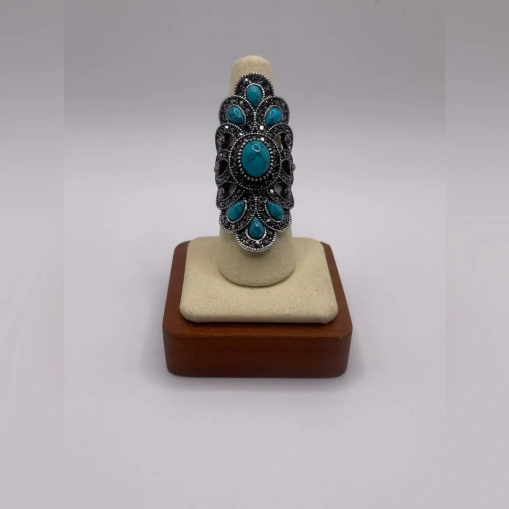 Silver toned BOHO peacock ring with Faux Turquoise Stones - Size 8